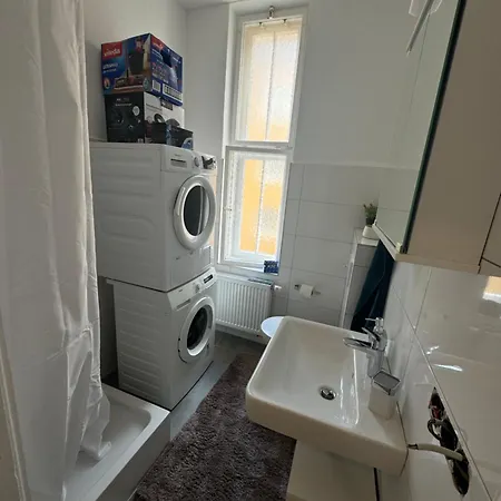 6 * München